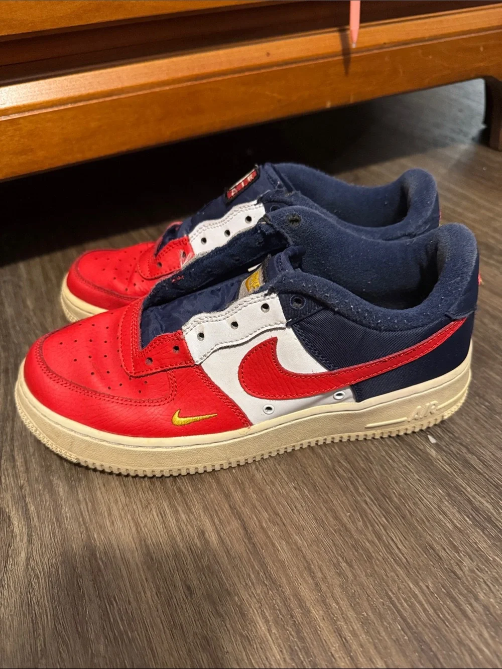Nike Red Navy White Low-Top Sneakers